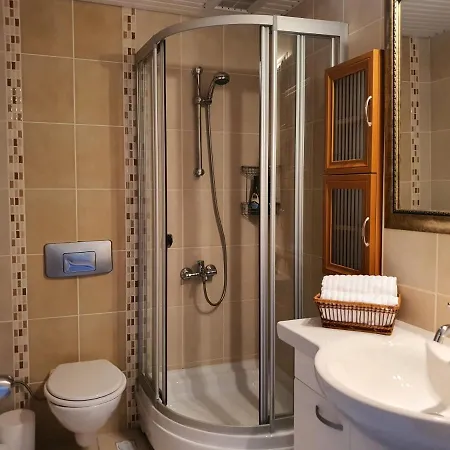 Large Sunny With Swimming Pool, 300 Meters From The Sea Apartman Alanya