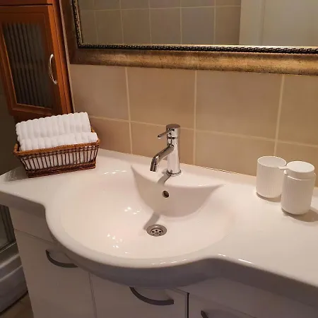 Apartman Large Sunny With Swimming Pool, 300 Meters From The Sea