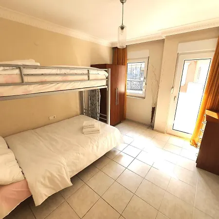 Large Sunny With Swimming Pool, 300 Meters From The Sea Alanya